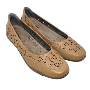ARRAY Women Tan Leather Laser Cut Ballet Flats Comfort Shoes  slip on 11 N NWOB
